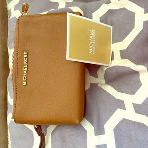 Michael kors wristlet
